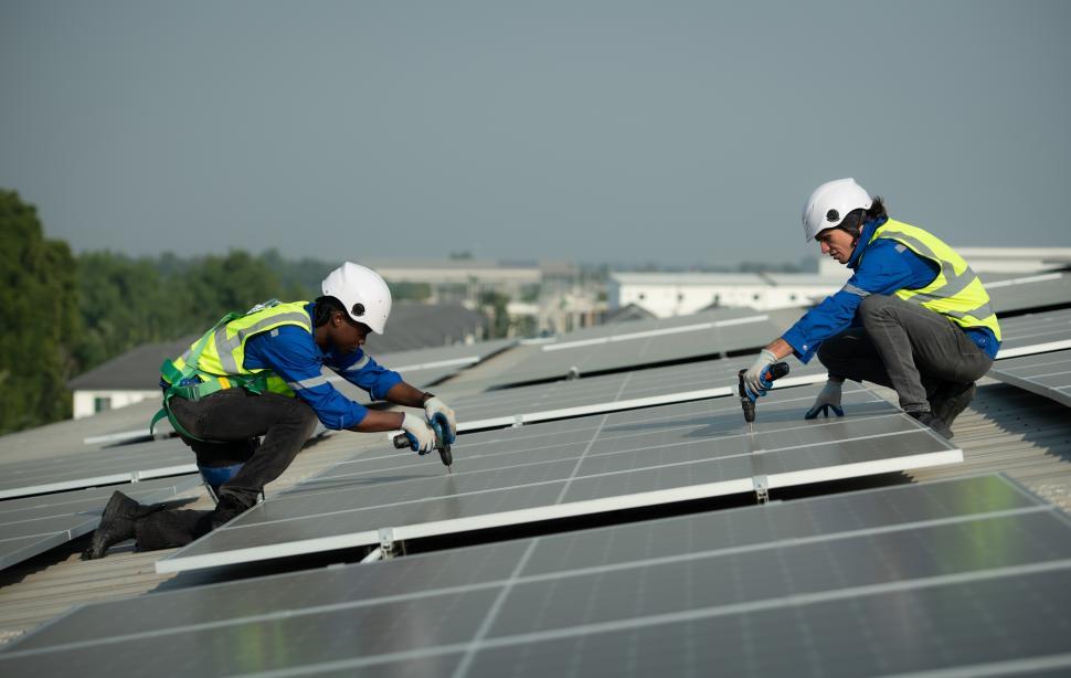 Solar Energy Battery Storage Control Unit